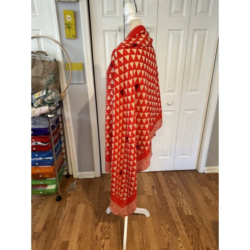 Shiraleah Chicago Tomato red & Cream Triangle  Pattern Rectangular Scarf  34